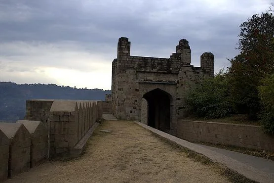 Historic Rajput Fort Ramparts and Hilltop Bastions in Rajasthan